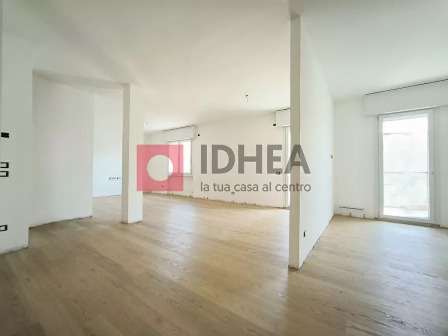 Immagine 1 di Attico in vendita  in VIALE LUZZATI a Treviso