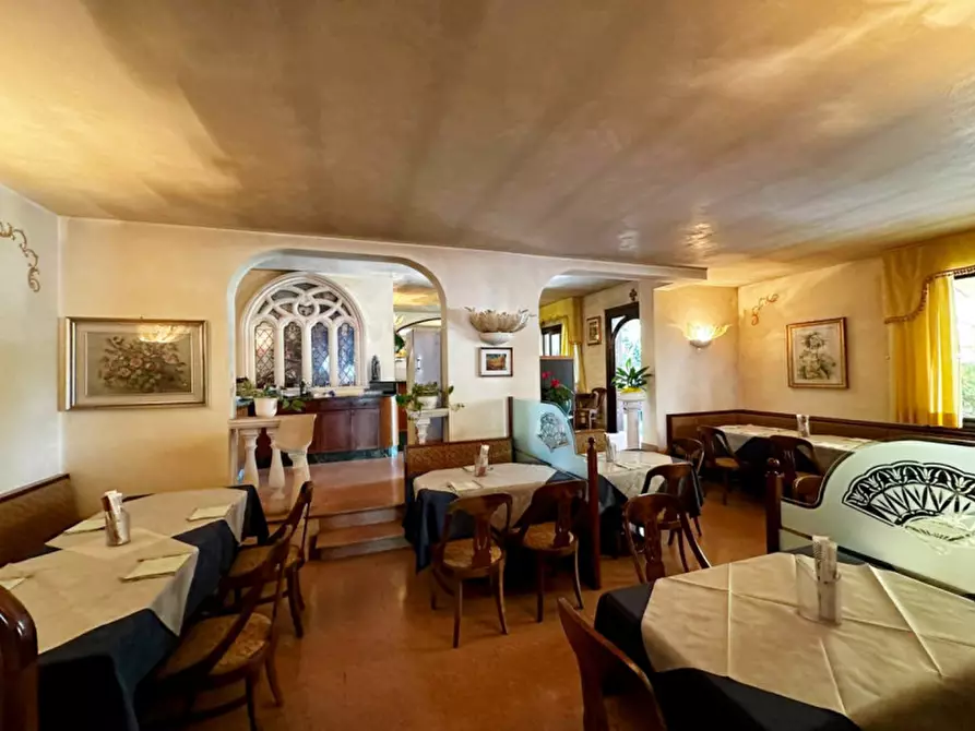 Immagine 6 di Attività commerciale in vendita  in via Monte Venda a Abano Terme