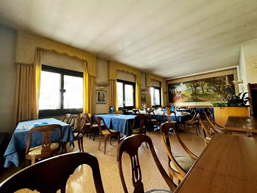 Immagine 7 di Attività commerciale in vendita  in via Monte Venda a Abano Terme