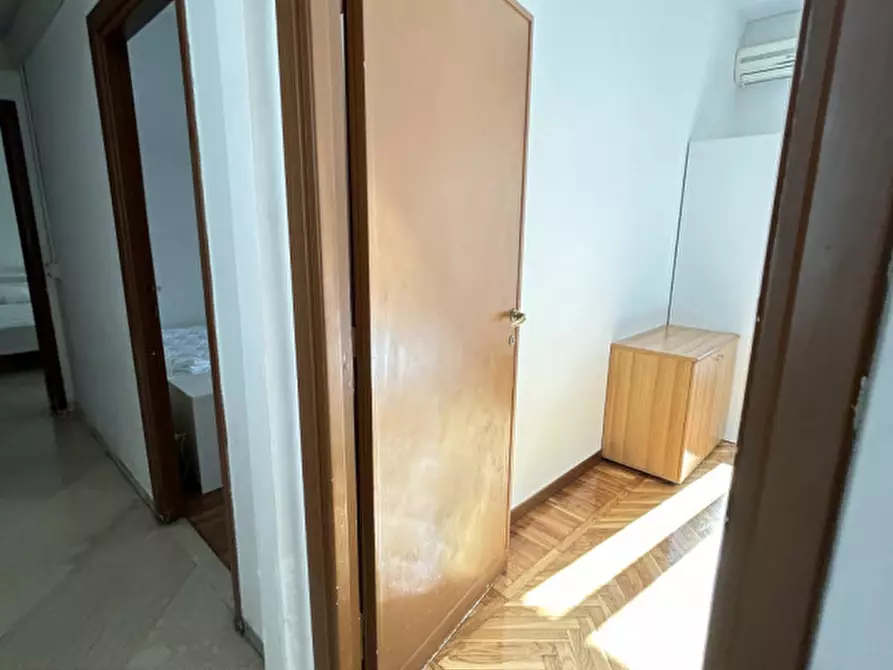 Immagine 13 di Camera in affitto  in Largo Forano a Roma