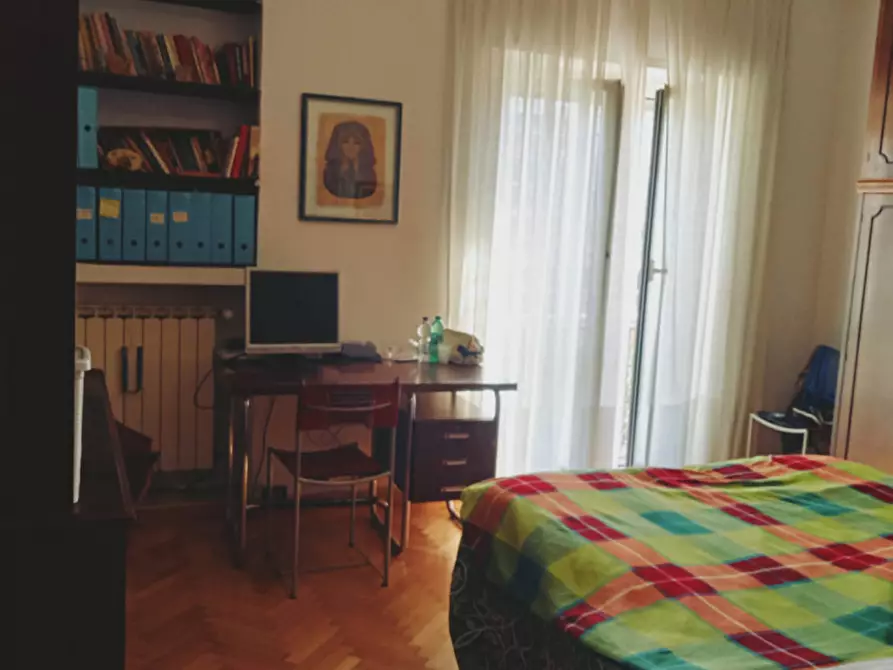 Immagine 2 di Camera in affitto  in via mattia battistini a Roma