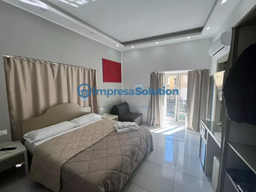 Immagine 3 di Appartamento in vendita  in Corso Umberto I a Napoli