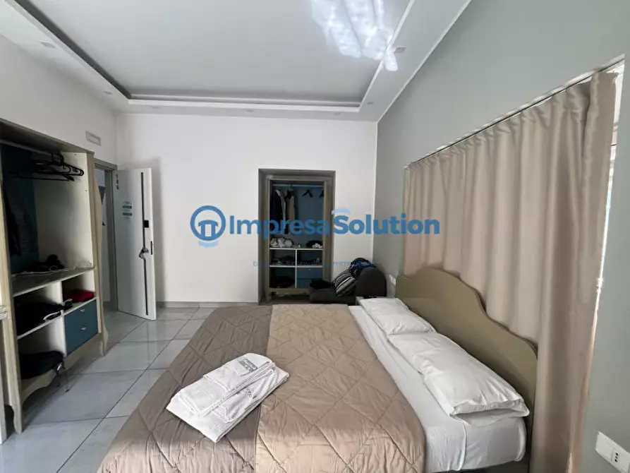 Immagine 6 di Appartamento in vendita  in Corso Umberto I a Napoli