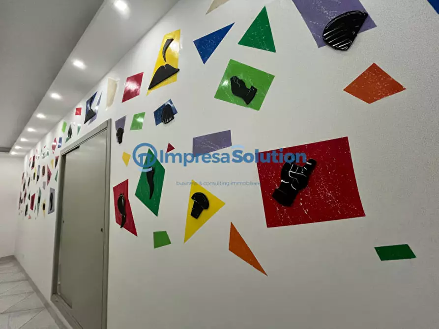 Immagine 12 di Appartamento in vendita  in Corso Umberto I a Napoli
