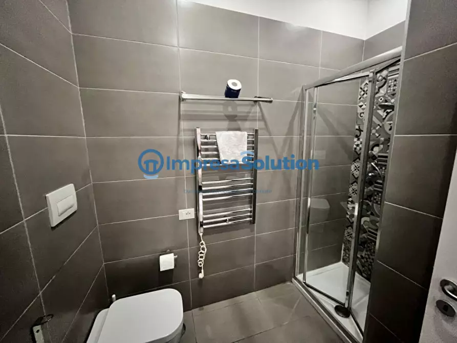 Immagine 15 di Appartamento in vendita  in Corso Umberto I a Napoli