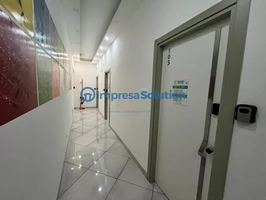 Immagine 24 di Appartamento in vendita  in Corso Umberto I a Napoli