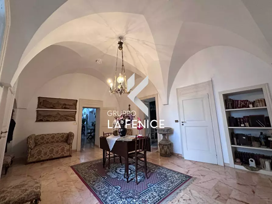 Immagine 7 di Palazzo in vendita  in P.zza Rodio a Locorotondo