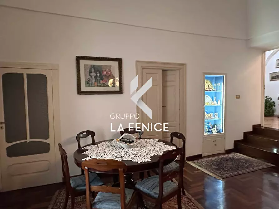 Immagine 21 di Palazzo in vendita  in P.zza Rodio a Locorotondo