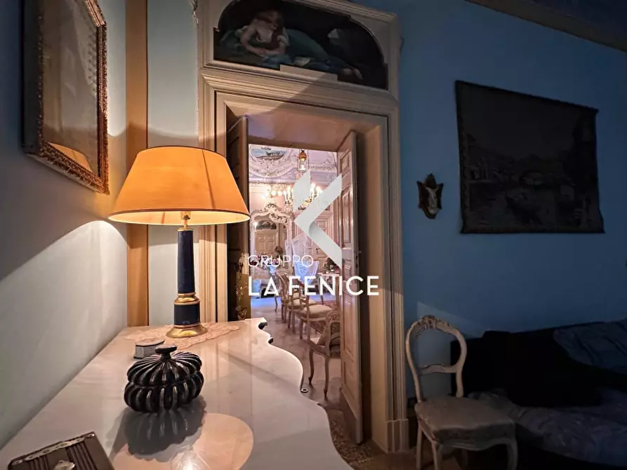 Immagine 34 di Palazzo in vendita  in P.zza Rodio a Locorotondo