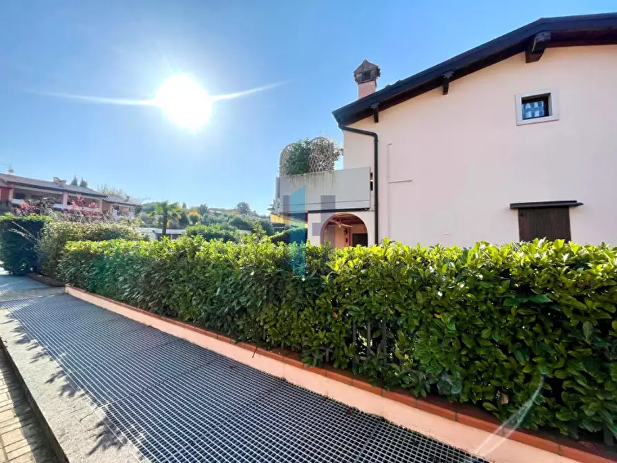 Immagine 24 di Appartamento in vendita  in Via Belvedere 30 a Manerba Del Garda