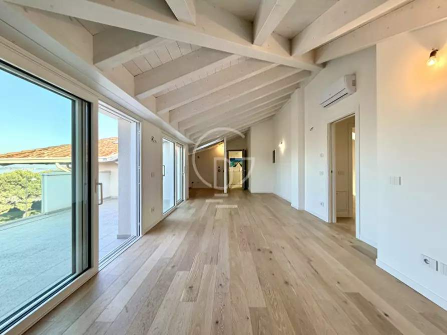 Immagine 8 di Attico in vendita  in Viale Francesco Agello a Desenzano Del Garda