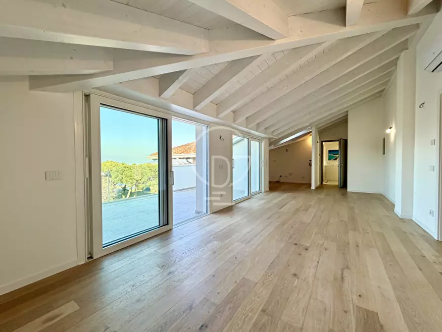 Immagine 10 di Attico in vendita  in Viale Francesco Agello a Desenzano Del Garda