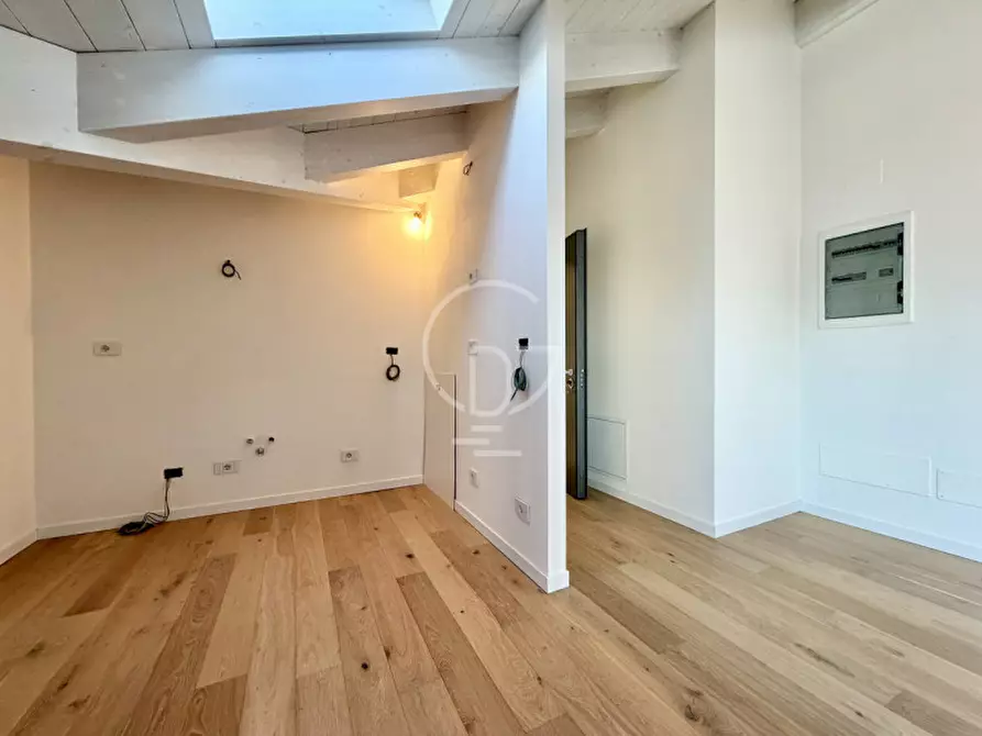 Immagine 16 di Attico in vendita  in Viale Francesco Agello a Desenzano Del Garda