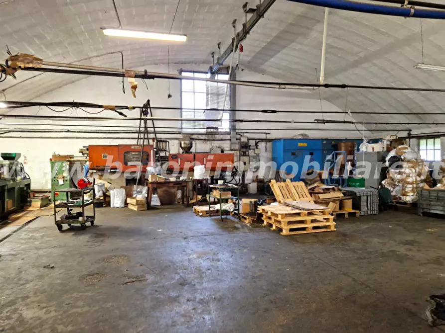 Immagine 10 di Magazzino in affitto  in Via San Lorenzo,50 a Valsamoggia