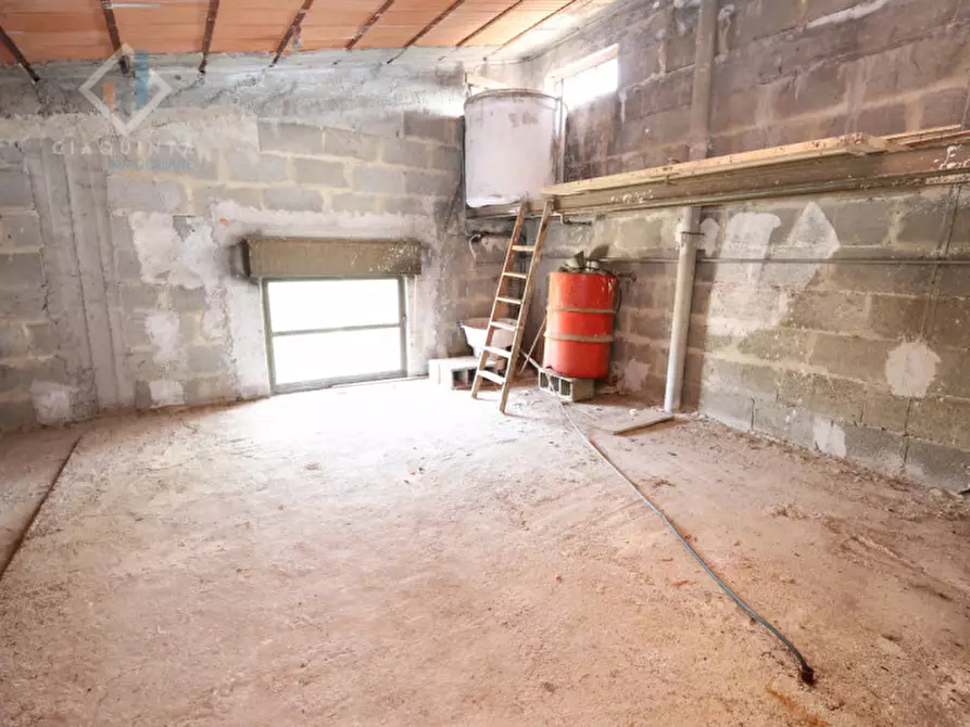 Immagine 43 di Rustico / casale in vendita  in SS385 a Mineo