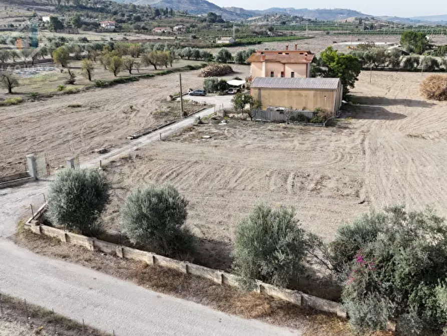 Immagine 51 di Rustico / casale in vendita  in SS385 a Mineo