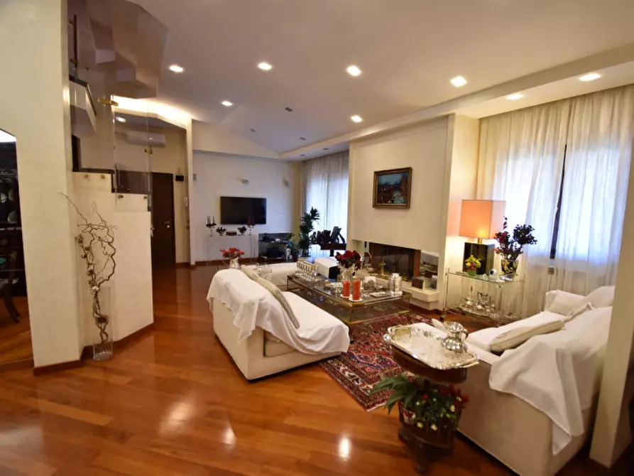 Immagine 24 di Casa quadrifamiliare in vendita  in Via Giulio Pittarelli a Roma