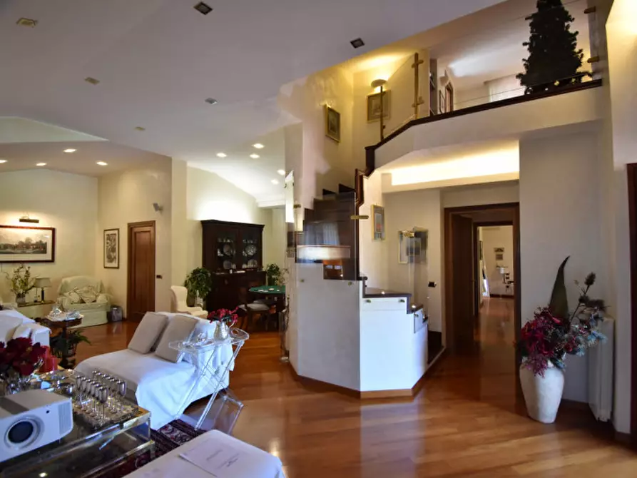 Immagine 51 di Casa quadrifamiliare in vendita  in Via Giulio Pittarelli a Roma