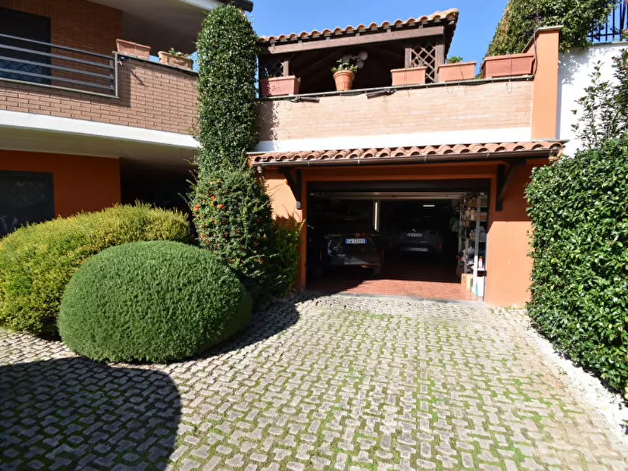 Immagine 61 di Casa quadrifamiliare in vendita  in Via Giulio Pittarelli a Roma