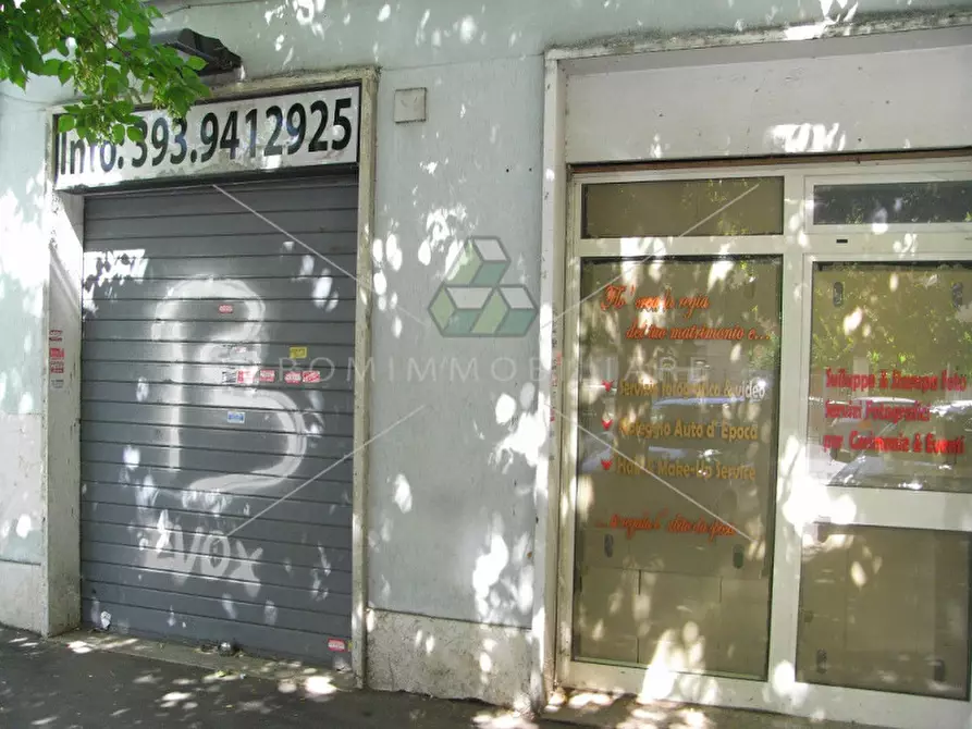 Immagine 2 di Negozio in affitto  in Via Degli Opimiani a Roma