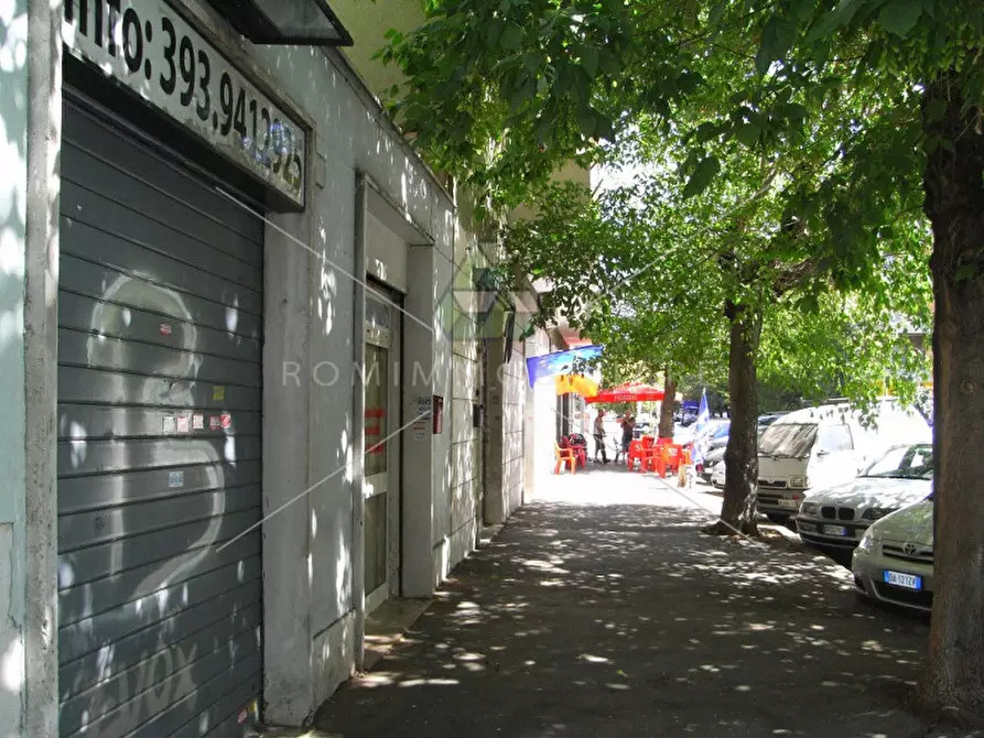 Immagine 3 di Negozio in affitto  in Via Degli Opimiani a Roma