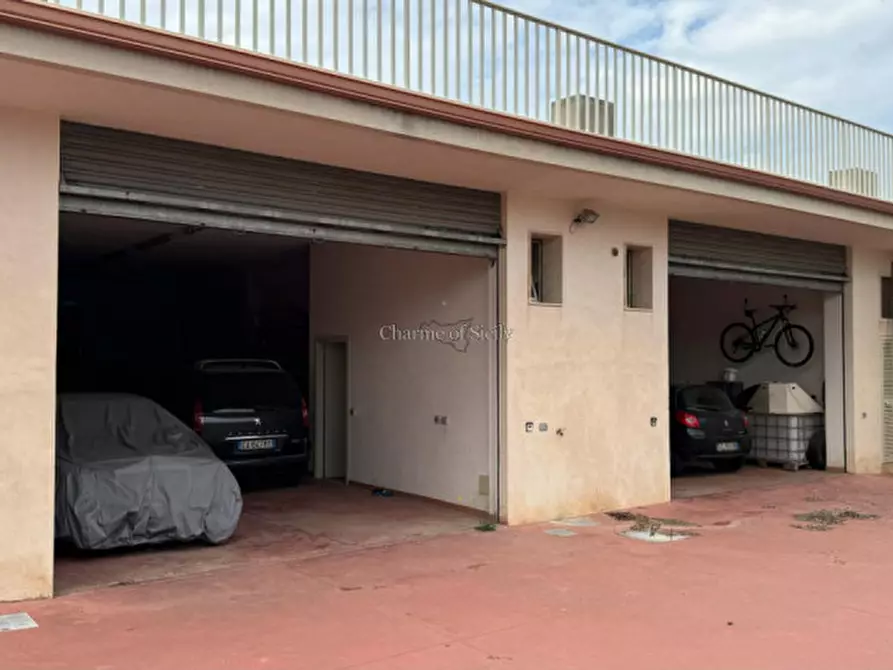 Immagine 1 di Garage in vendita  a Modica