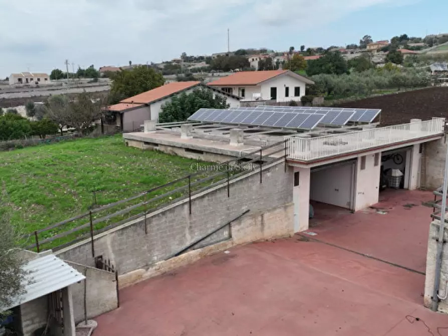 Immagine 8 di Garage in vendita  a Modica