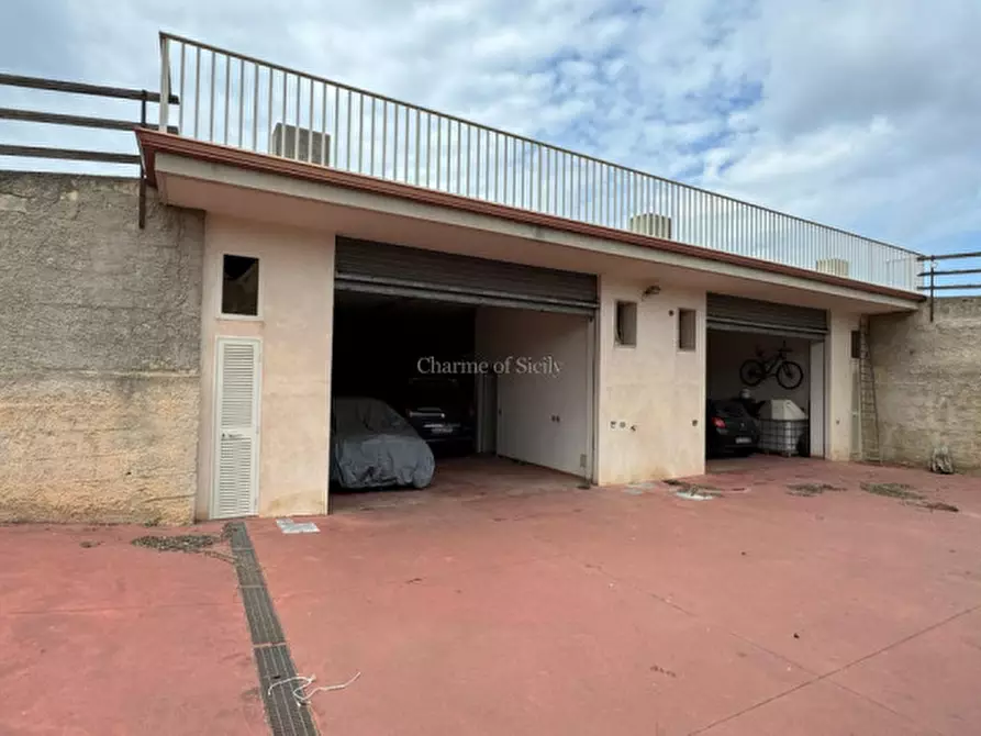 Immagine 9 di Garage in vendita  a Modica