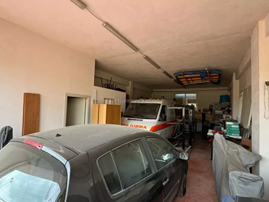 Immagine 12 di Garage in vendita  a Modica