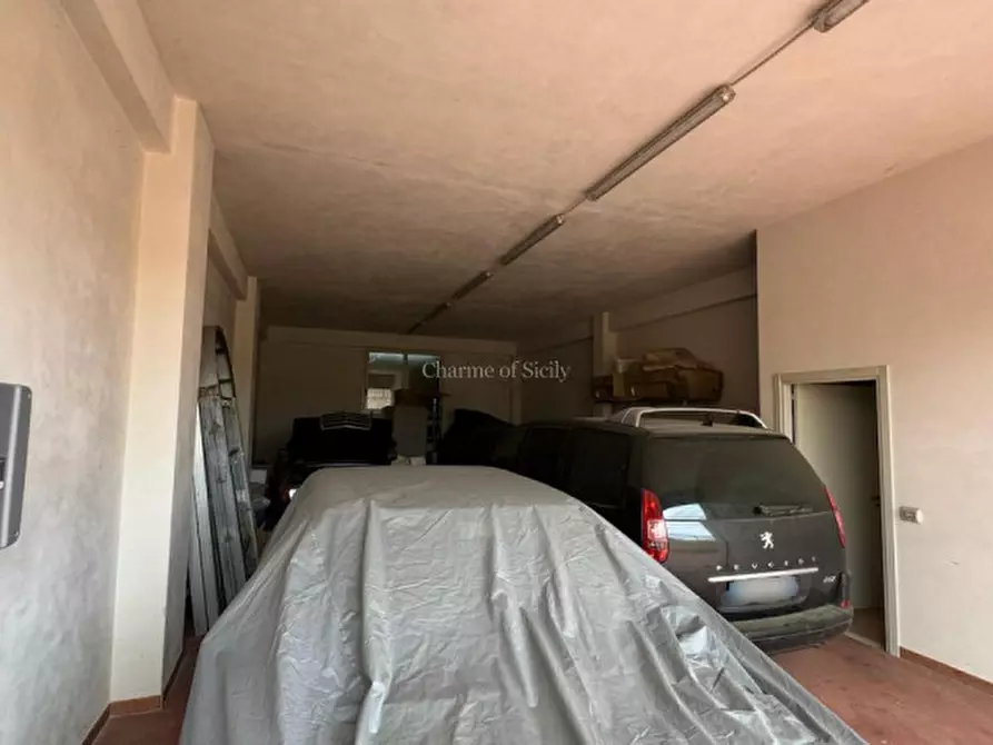 Immagine 14 di Garage in vendita  a Modica