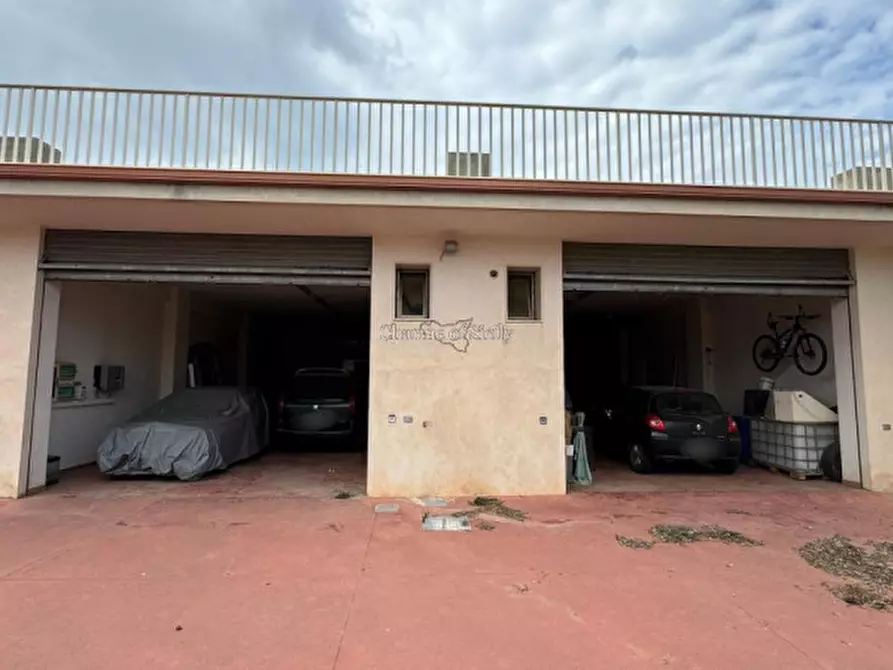 Immagine 15 di Garage in vendita  a Modica