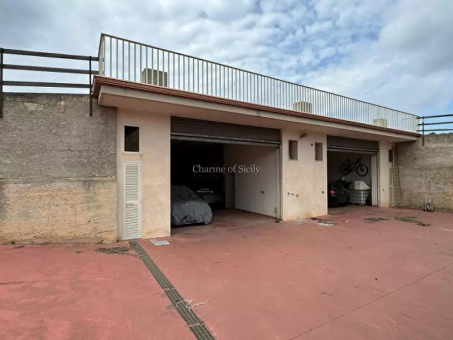 Immagine 16 di Garage in vendita  a Modica