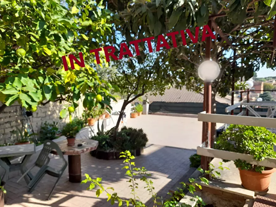 Immagine 1 di Appartamento in vendita  in via della pisana a Roma