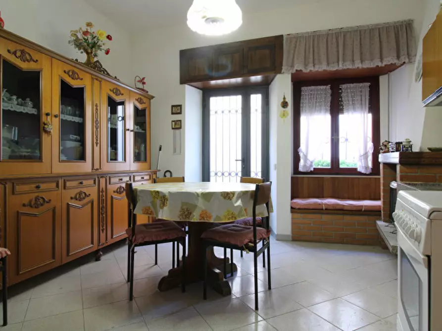 Immagine 3 di Appartamento in vendita  in Via Goito, 7 a Montecastrilli