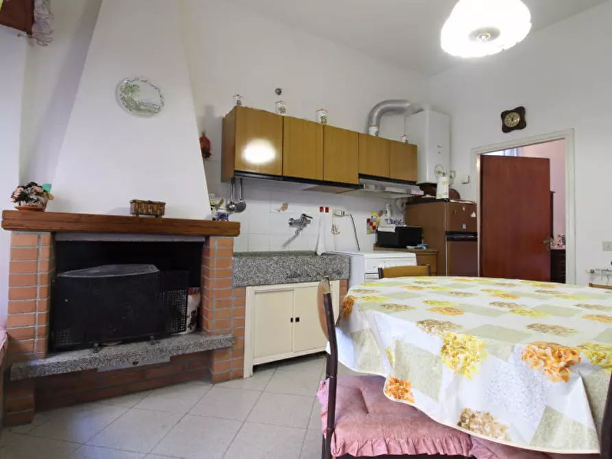 Immagine 5 di Appartamento in vendita  in Via Goito, 7 a Montecastrilli