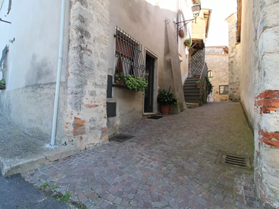 Immagine 10 di Appartamento in vendita  in Via Goito, 7 a Montecastrilli