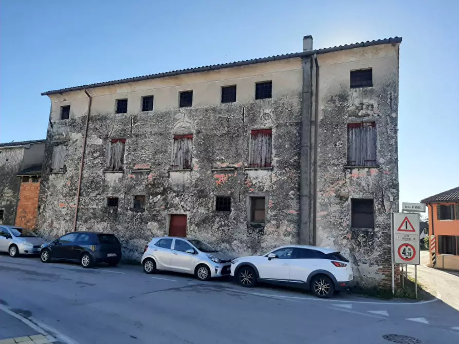 Immagine 20 di Ufficio in vendita  a Paese