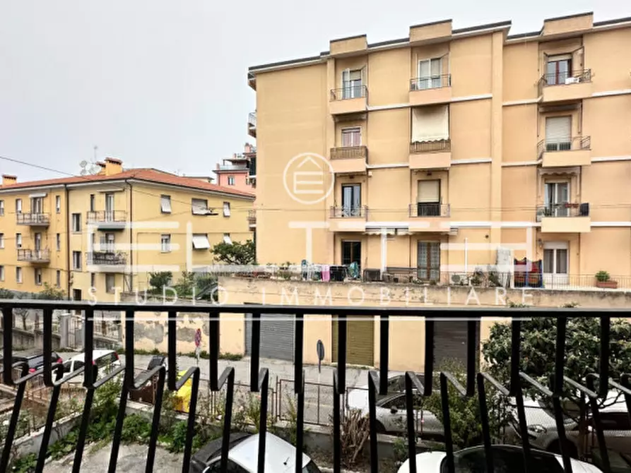 Immagine 11 di Appartamento in vendita  a Ancona