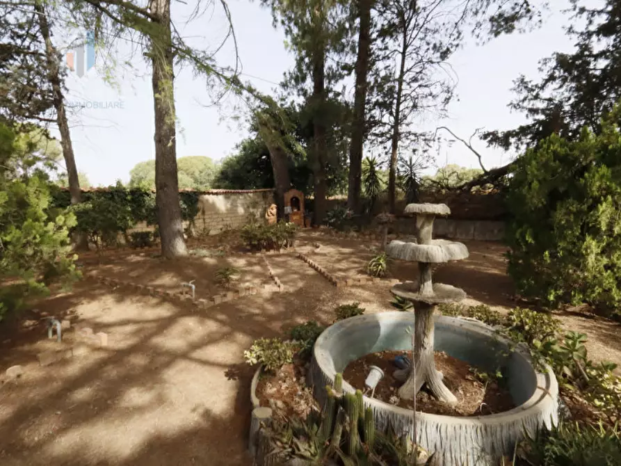 Immagine 12 di Villa in vendita  in via Salvatore Carnevale n.12 a Caltagirone