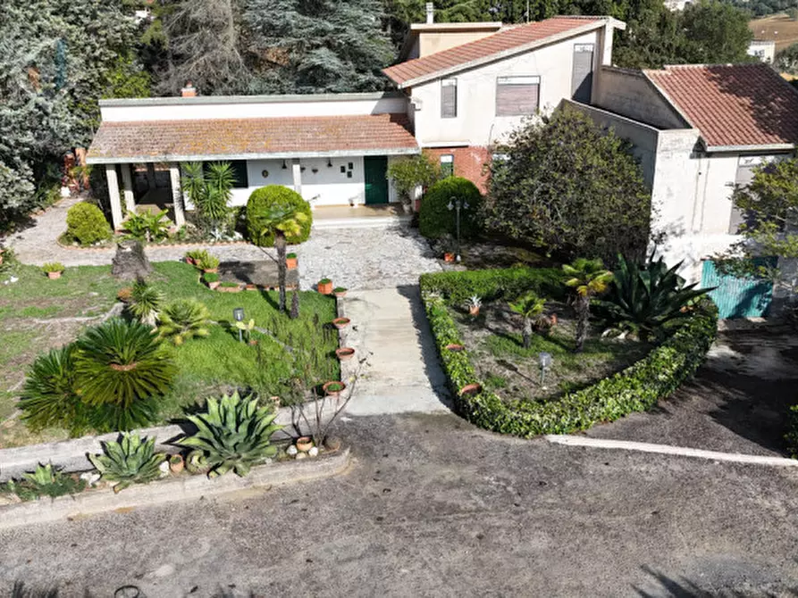 Immagine 15 di Villa in vendita  in via Salvatore Carnevale n.12 a Caltagirone