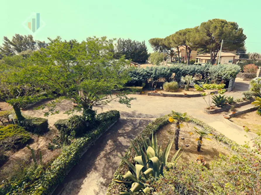 Immagine 18 di Villa in vendita  in via Salvatore Carnevale n.12 a Caltagirone