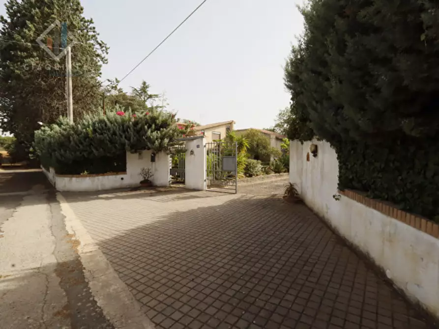 Immagine 19 di Villa in vendita  in via Salvatore Carnevale n.12 a Caltagirone