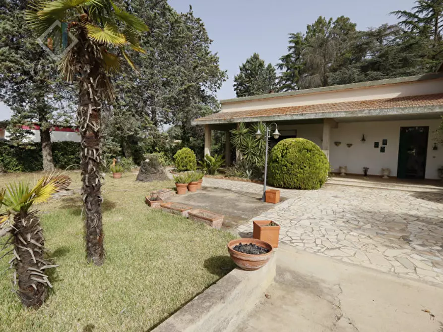 Immagine 37 di Villa in vendita  in via Salvatore Carnevale n.12 a Caltagirone