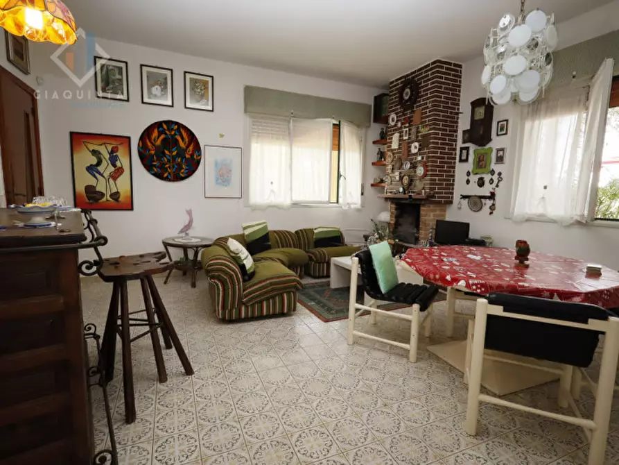 Immagine 45 di Villa in vendita  in via Salvatore Carnevale n.12 a Caltagirone