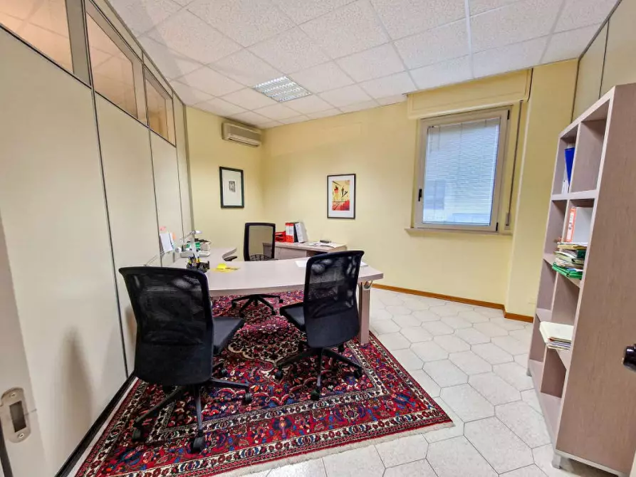 Immagine 3 di Ufficio in vendita  in Corso Roma 123 a Lunano