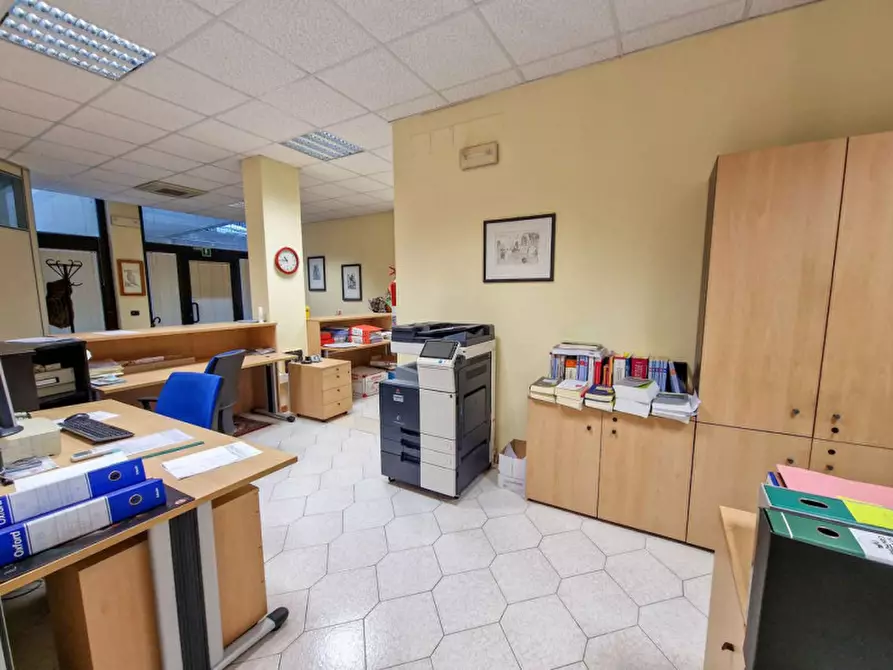 Immagine 7 di Ufficio in vendita  in Corso Roma 123 a Lunano
