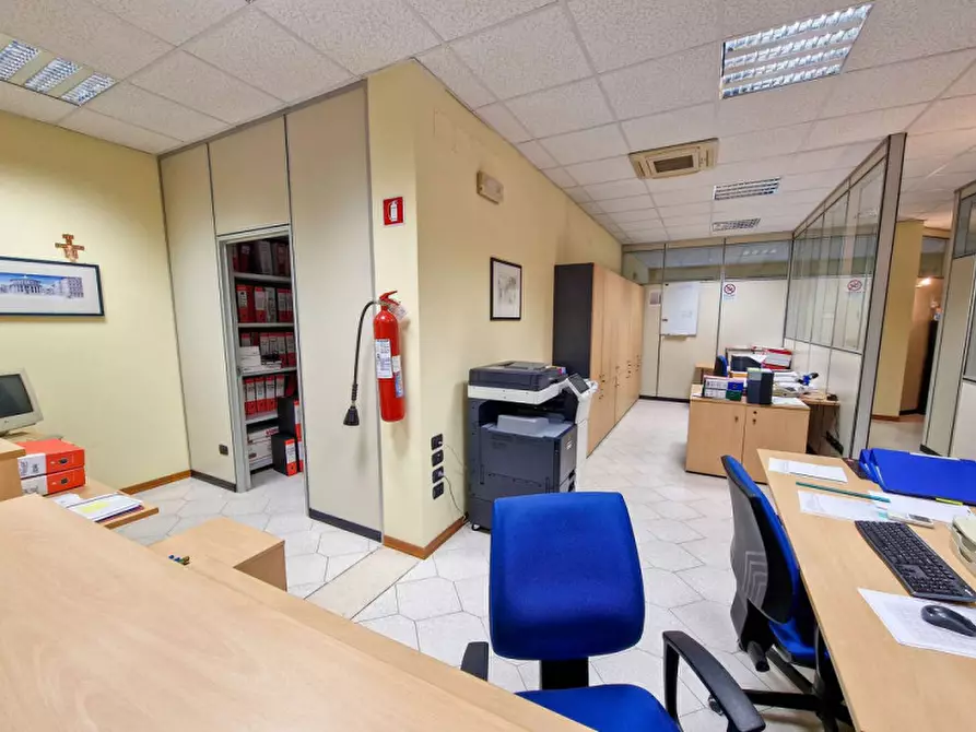 Immagine 8 di Ufficio in vendita  in Corso Roma 123 a Lunano