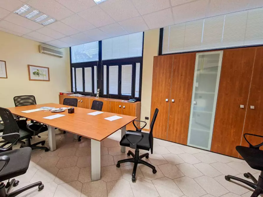 Immagine 9 di Ufficio in vendita  in Corso Roma 123 a Lunano