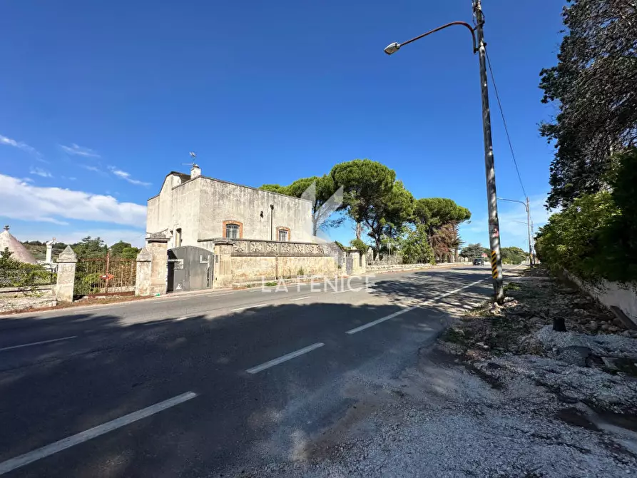 Immagine 2 di Villa in vendita  in ss172 a Martina Franca