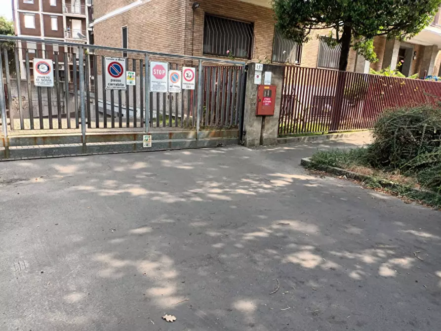 Immagine 1 di Garage in vendita  in Via Venosa n. 15 a Milano